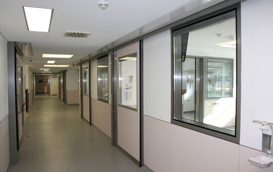 record CLEAN K3-A – Automatic sliding doors with inlet frame